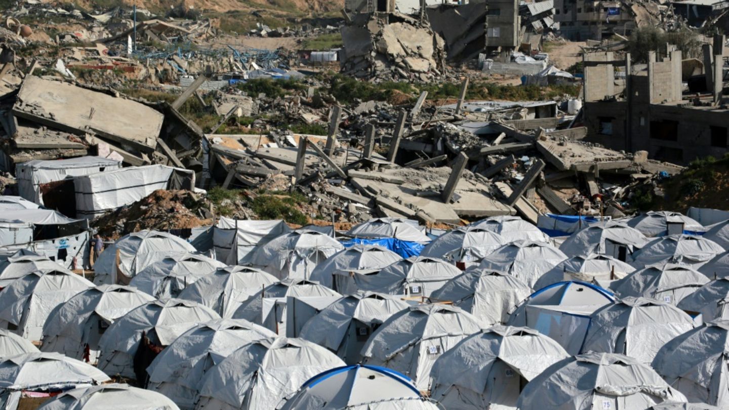 Zelte im Flüchtlingscamp in Dschabalija im Gazastreifen