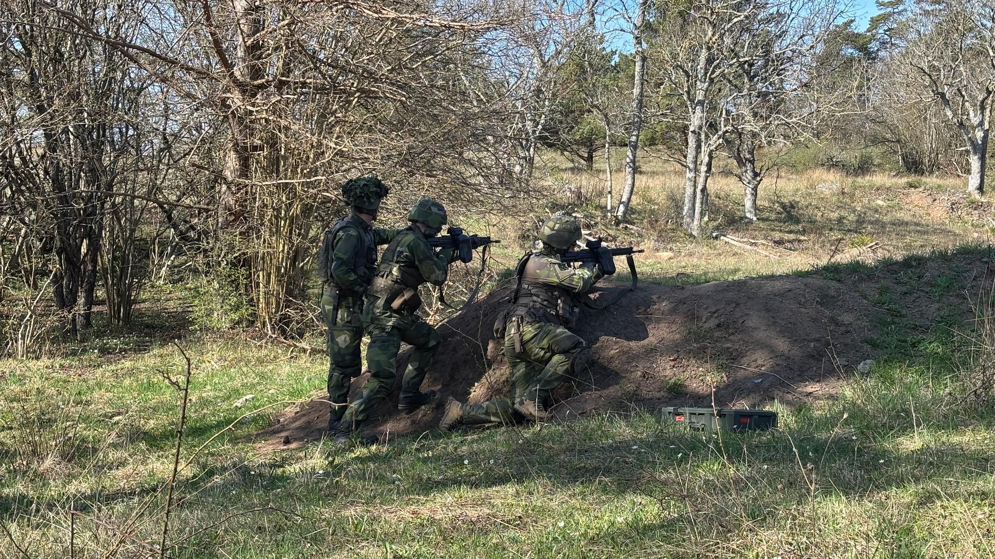 Bereit die Insel zu verteidigen: Freiwillige des Gotland Regiments trainieren den Ernstfall
