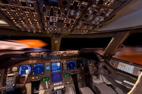 Das Cockpit einer Boeing 747