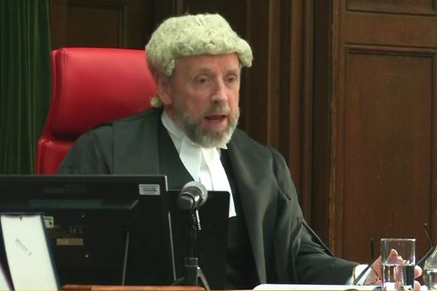 Lord Justice Holroyde während der Anhörung des Mannes am Berufungsgericht in Großbritannien