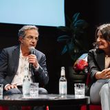 Ein Verbot der AfD wäre "das schwächste Mittel", ist sich Tekkal, die als Kind mit ihren Eltern aus der Türkei nach Deutschland kam, sicher. Kermani stimmte dem zu