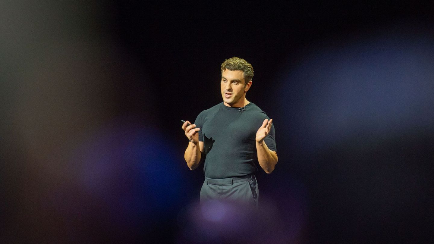 Alternative to hotels: Museum and massage: Airbnb wants to grow with services