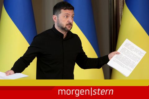 Wolodymyr Selenskyj erzählt der Presse von seinen Verhandlungsplänen