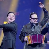 KAJ, drei Humoristen aus Schweden auf der Bühne im ESC-Halbfinale