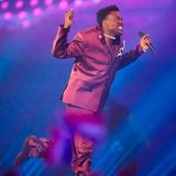 Claude rennt jubelnd über die Bühne