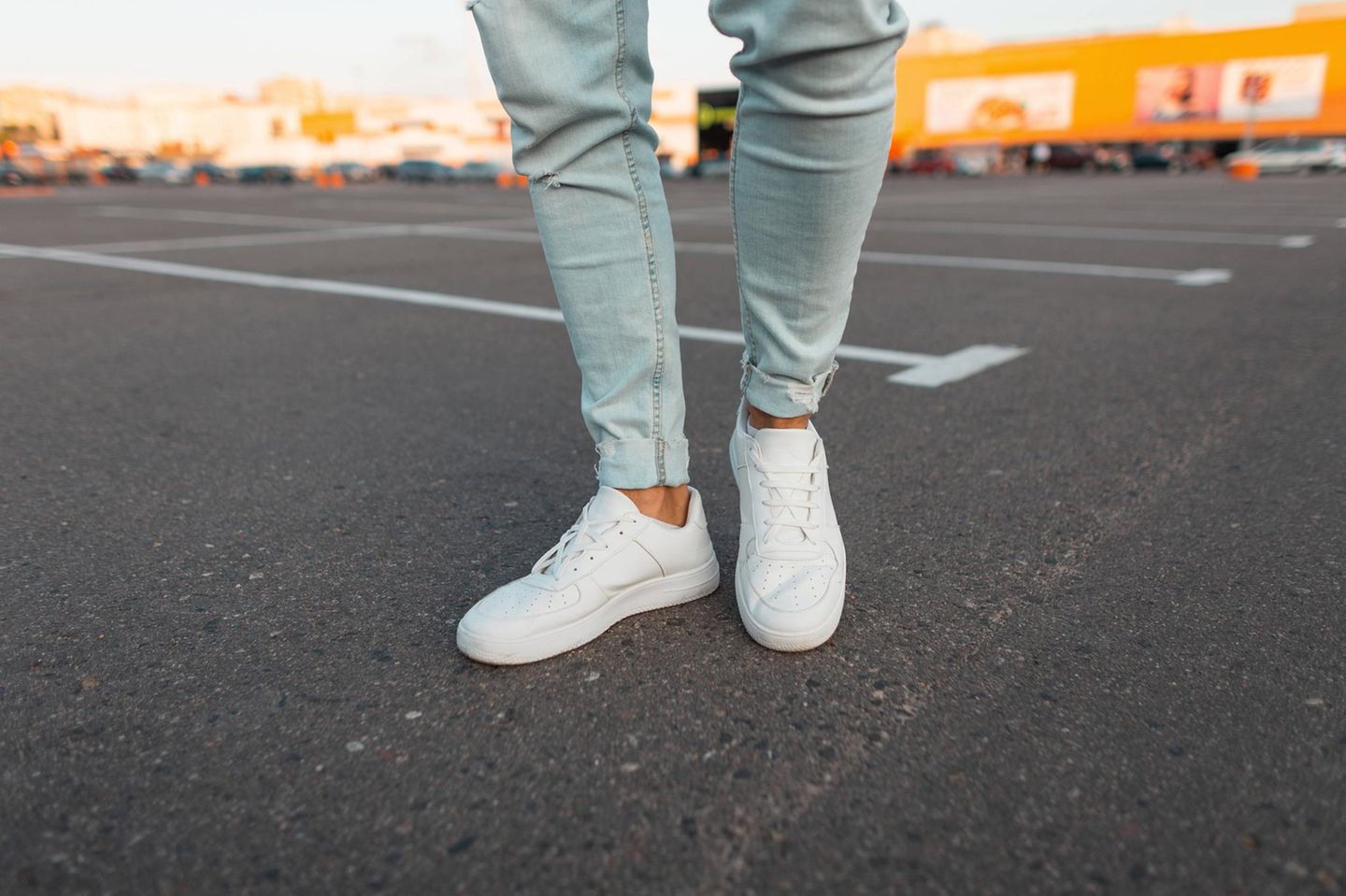 Weiße Turnschuhe