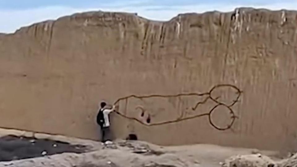 In Chan Chan besprüht ein Unbekannter das UNESCO-Weltkulturerbe