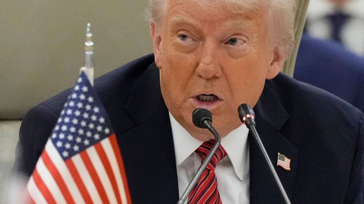 Trump on the golf: Trump encourages Syria to recognize Israel
