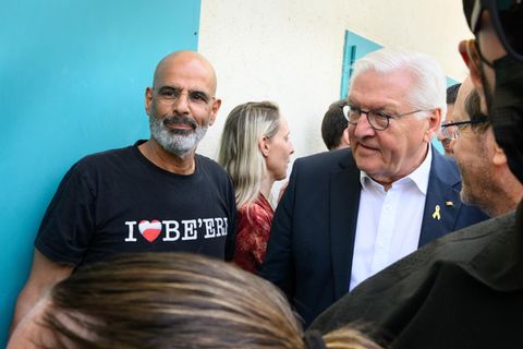 Bundespräsident Frank-Walter Steinmeier bei seinem Besuch im Kibbuz Be’eri