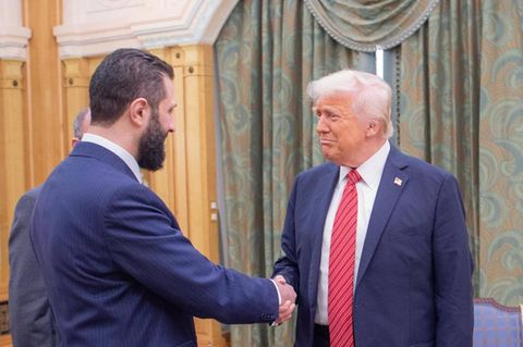 US-Präsident Donald Trump hat den syrischen Übergangspräsidenten Ahmed al-Sharaa in Saudi-Arabien