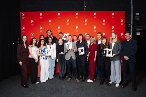Die 13 mit dem stern-Preis ausgezeichneten Journalistinnen und Journalisten