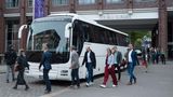 Die Gäste waren im Steigenberger Hotel Hamburg untergebracht und wurden dort mit dem Bus abgeholt