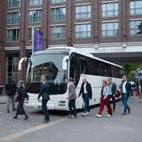 Die Gäste waren im Steigenberger Hotel Hamburg untergebracht und wurden dort mit dem Bus abgeholt