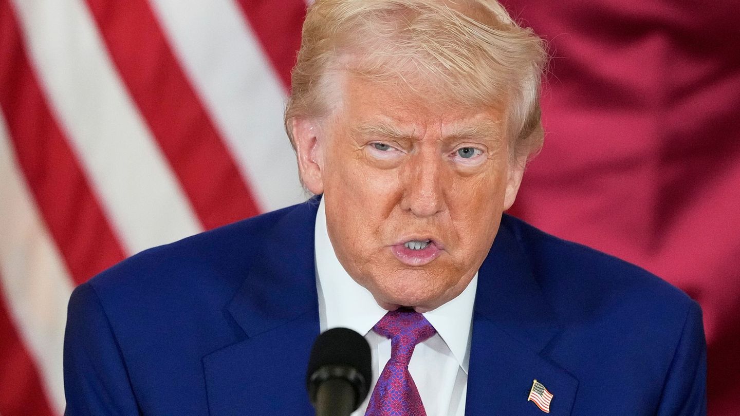 International: Trump sees nuclear discussions with Tehran on a good way