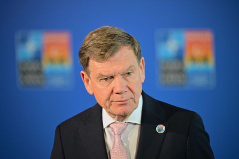 Johann Wadephul auf einer Pressekonferenz am Rande des Nato-Außenministertreffens im türkischen Antalya