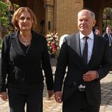 Olaf Scholz und Britta Ernst bei der Beerdigung von margot Friedländer