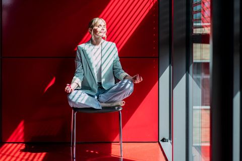 "Ich muss perfekt sein!" Gerade Frauen lassen sich im Job oft von alten Glaubenssätzen behindern. Falsche innere Überzeugungen sorgen für Stress und Frust