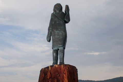 Die Statue von Melania Trump in der Nähe ihres Heimatortes Sevnica