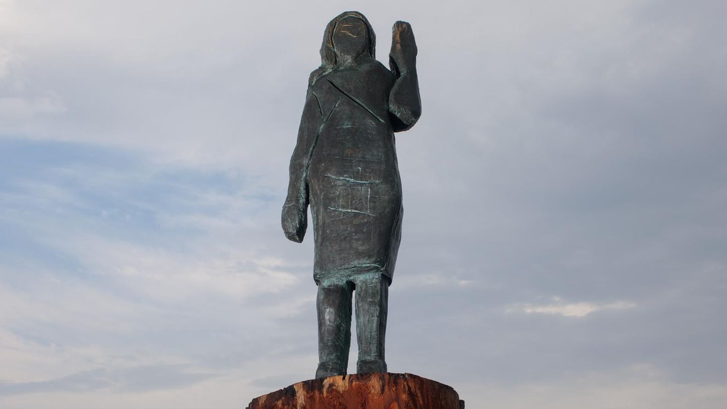 Die Statue von Melania Trump in der Nähe ihres Heimatortes Sevnica