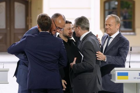 Emmanuel Macron, Friedrich Merz, Wolodymyr Selenskyj, Keir Starmer und Donald Tusk am 10. Mai in Kiew
