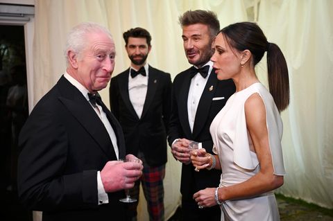 Na, ist eure amerikanische Schwiegertochter auch so schwierig? König Charles kürzlich im Gespräch mit Victoria und David Beckham
