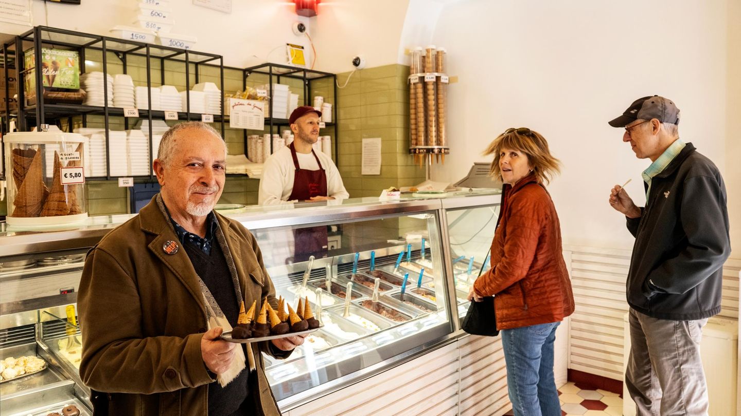 Eisdiel owner Alberto Manasseei Eisdiel owner Alberto Manasseei