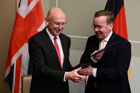 Healey und Pistorius (r.)