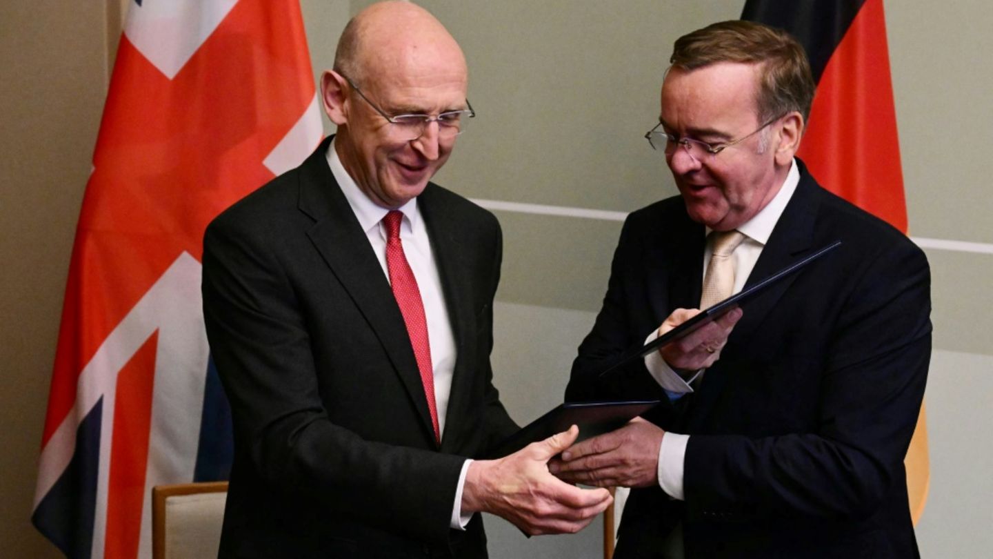 Healey und Pistorius (r.)