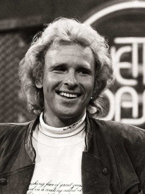 Selbstsicher steuert Thomas Gottschalk durch die 46. Ausgabe von "Wetten, dass...?" im Jahr 1988