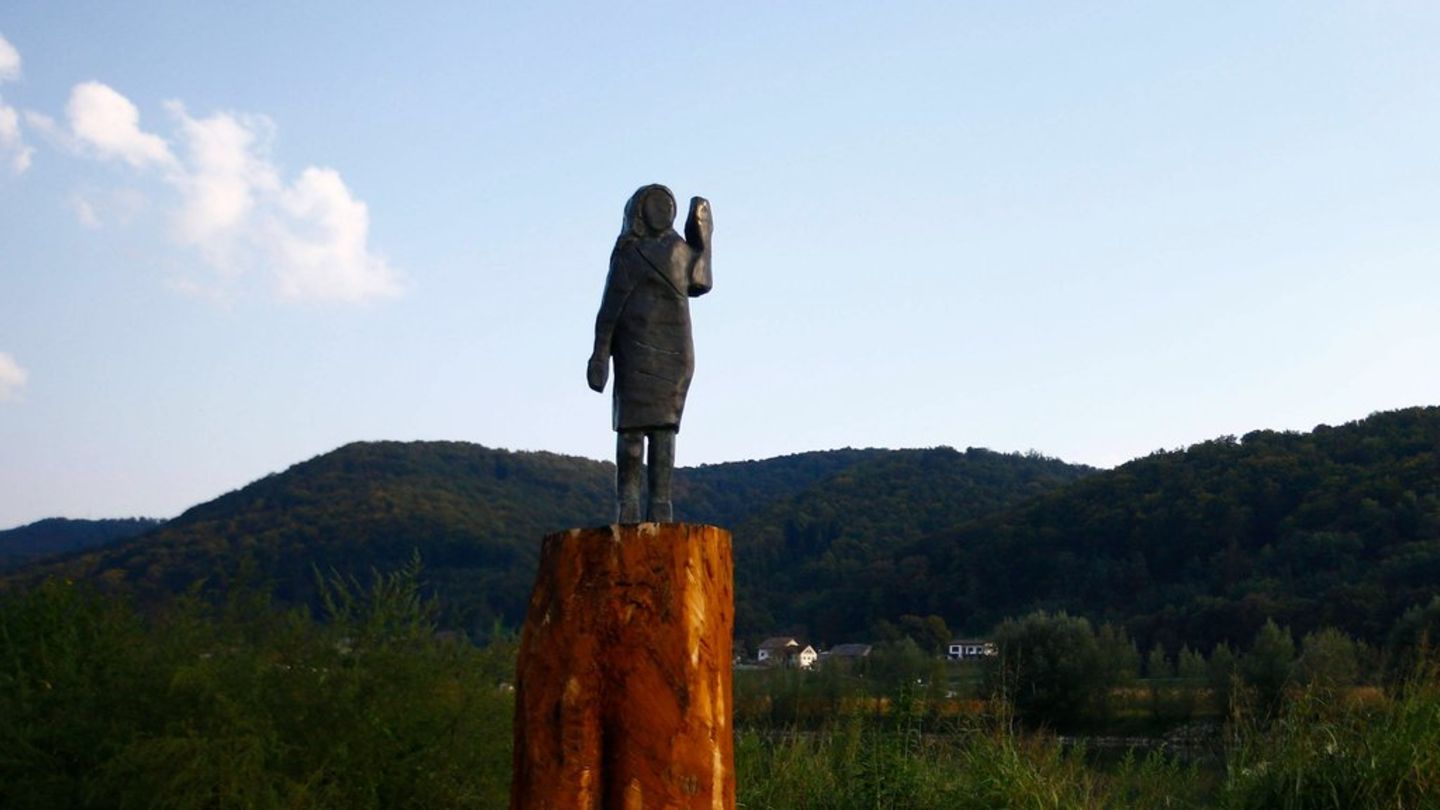 In her homeland Slovenia: unknown steal statue of Melania Trump