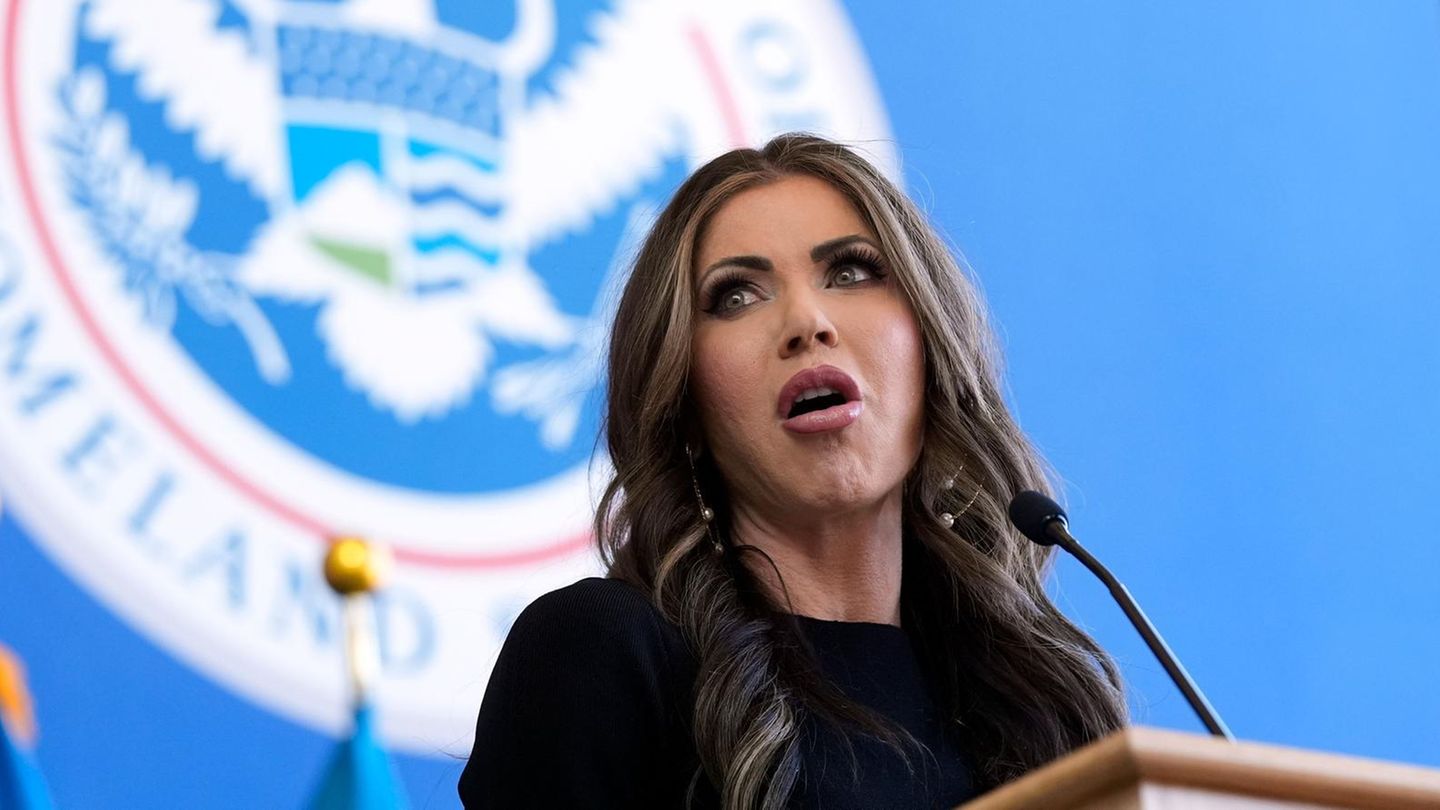 Through TV show to the citizen? Trump government checks format