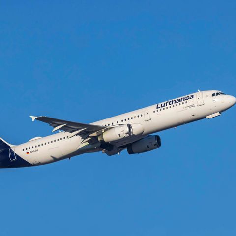 Lufthansa A321 in der Luft