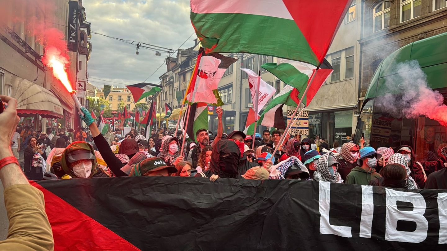 Music: Anti-Israel demos in Basel before the Eurovision final