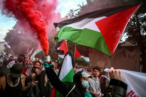 Pro-palästinensische Demonstranten in Basel