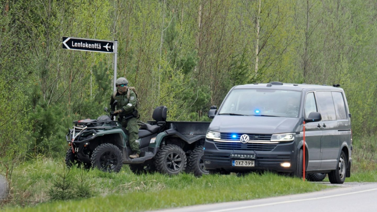 Polizei nahe der Absturzstelle