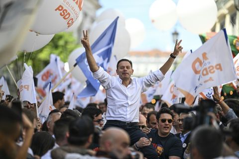 Luís Montenegro am Freitag beim Wahlkampfabschluss