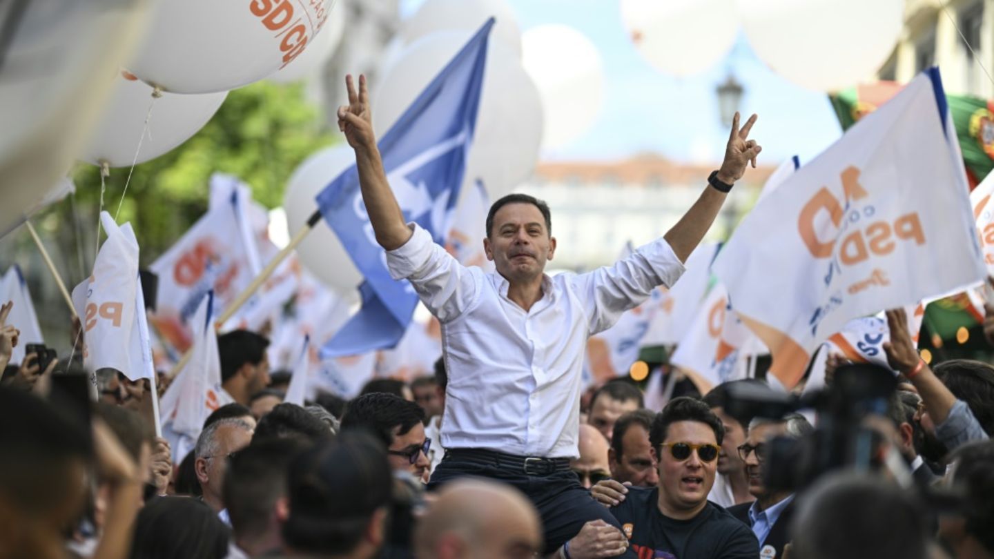 Luís Montenegro am Freitag beim Wahlkampfabschluss