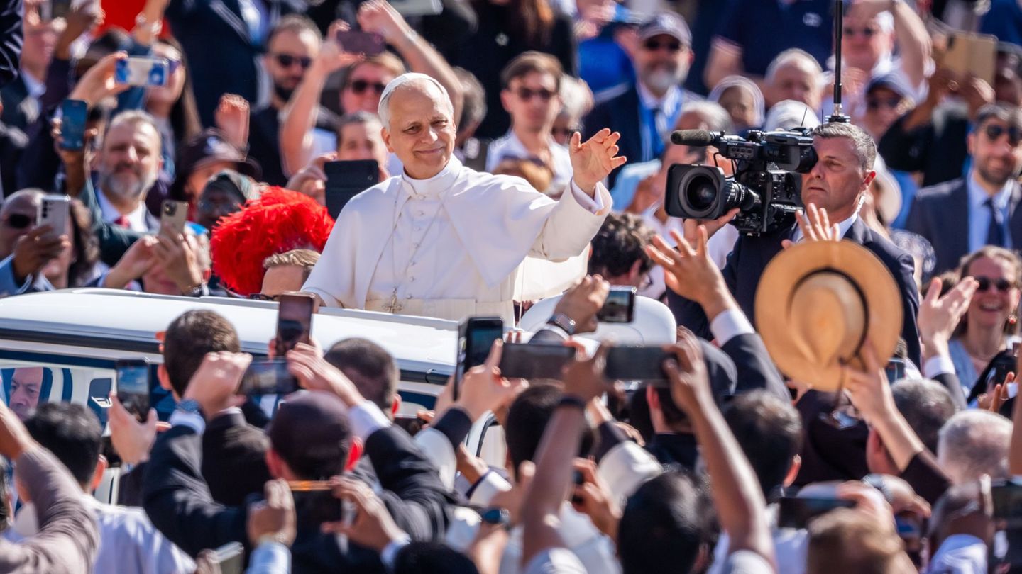 Introduction in Rome: Pope warns of unity and complains about capitalism and war