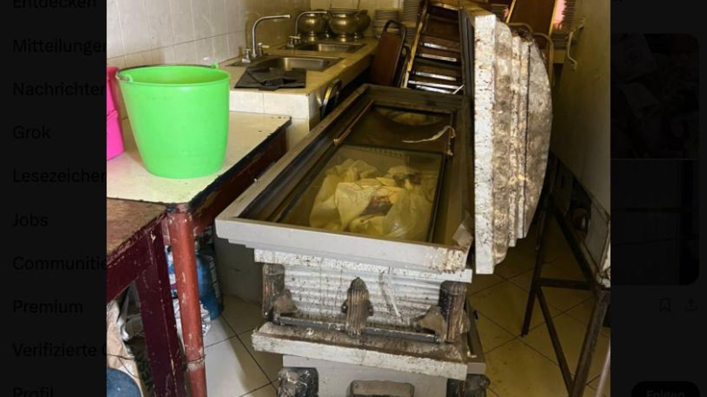 Mexiko-Stadt: Dieses Foto eines zweckentfremdeten Sargs postete die Bezirksbürgermeisterin Alessandra Rojo de la Vega auf X