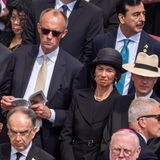 Bundeskanzler Friedrich Merz ist mit seiner Frau Charlotte Merz ebenfalls zu Gast