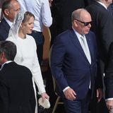 Die Frauen des Hochadels tragen alle Weiß