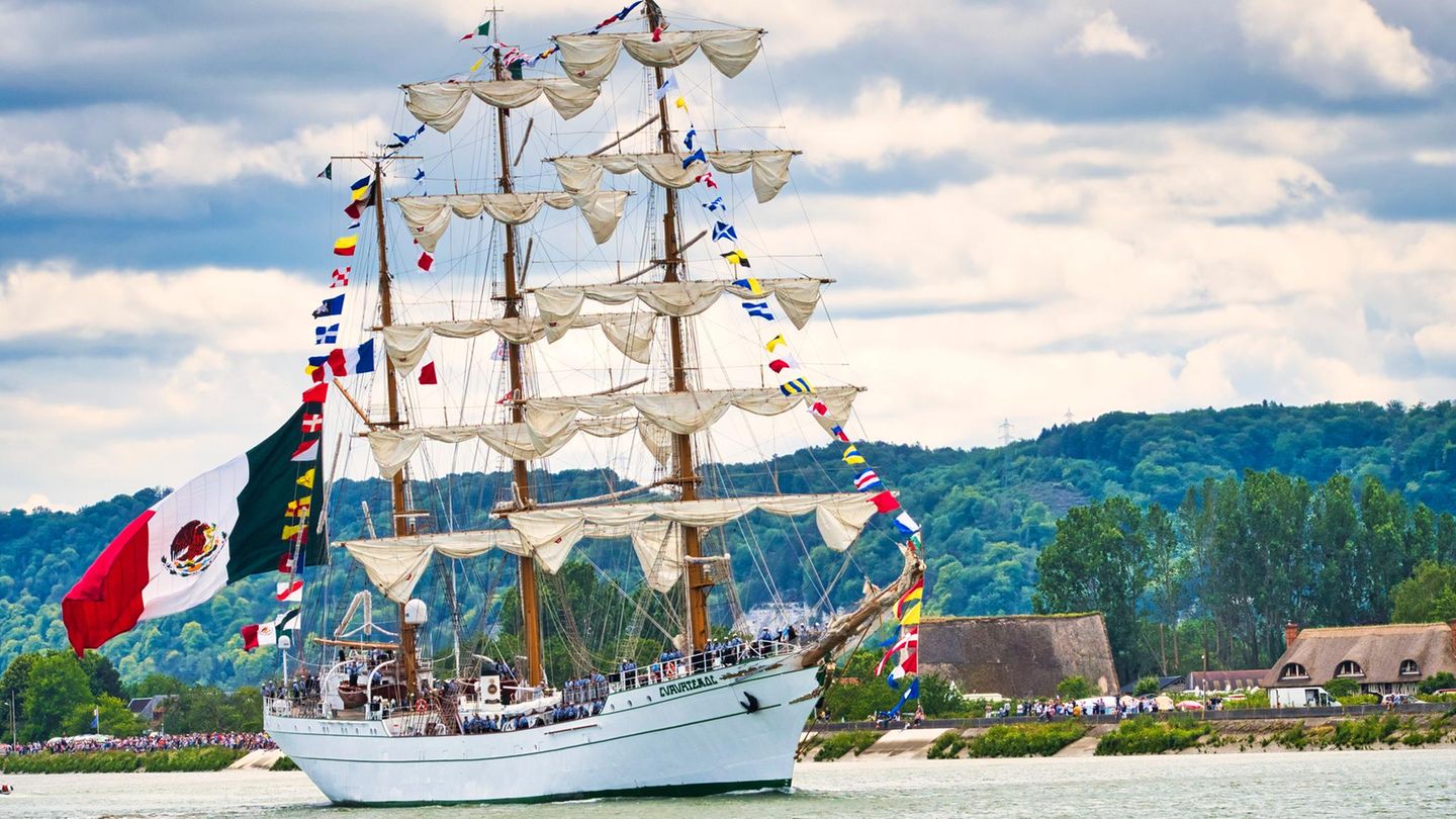 Die "Cuauhtémoc" in Rouen