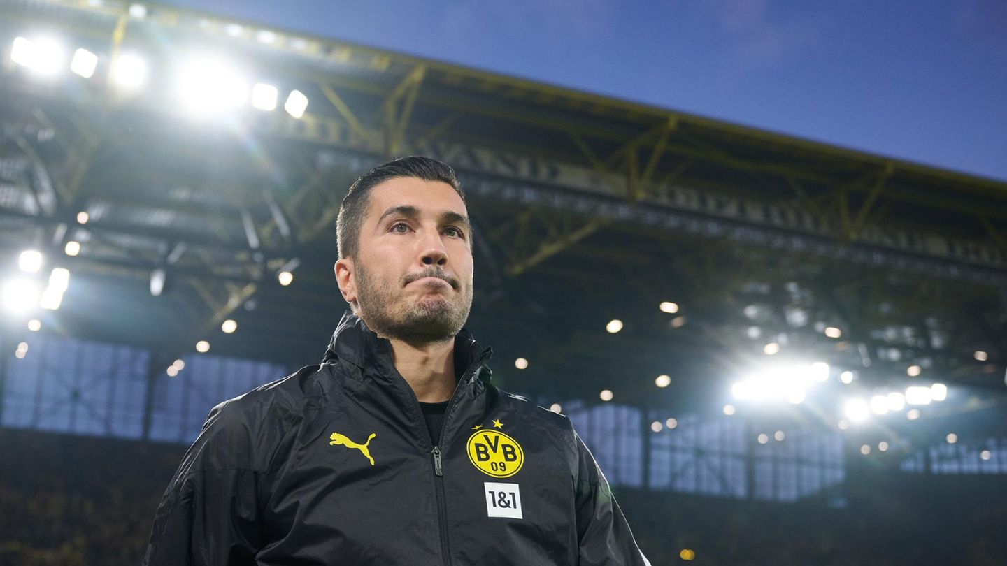 These 4: "Nuri Şahin wäscht dem BVB den Kopf" – FALSCH! Diese These war ein echter Griff ins Klo! Der Stallgeruch von Nuri Şahin in Dortmund verflog bereits im Laufe der Hinrunde – in der Zwischentabelle belegte der BVB nach der ersten Saisonhälfte gerade einmal den 10. Platz und blieb weit hinter den eigenen Ansprüchen zurück. Im Januar 2025 gingen der Ruhrpott-Klub und Şahin daher getrennte Wege. Zunächst übernahm Mike Tullberg als Interimstrainer. Anfang Februar stellten die Dortmunter dann Niko Kovač als neuen Coach vor. Mit ihm gelang die Aufholjagd, am Saisonende qualifizierte der BVB sich tatsächlich noch für die Champions League