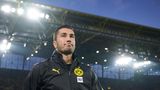 Diese These war ein echter Griff ins Klo! Der Stallgeruch von Nuri Şahin in Dortmund verflog bereits im Laufe der Hinrunde – in der Zwischentabelle belegte der BVB nach der ersten Saisonhälfte gerade einmal den 10. Platz und blieb weit hinter den eigenen Ansprüchen zurück. Im Januar 2025 gingen der Ruhrpott-Klub und Şahin daher getrennte Wege. Zunächst übernahm Mike Tullberg als Interimstrainer. Anfang Februar stellten die Dortmunter dann Niko Kovač als neuen Coach vor. Mit ihm gelang die Aufholjagd, am Saisonende qualifizierte der BVB sich tatsächlich noch für die Champions League 
