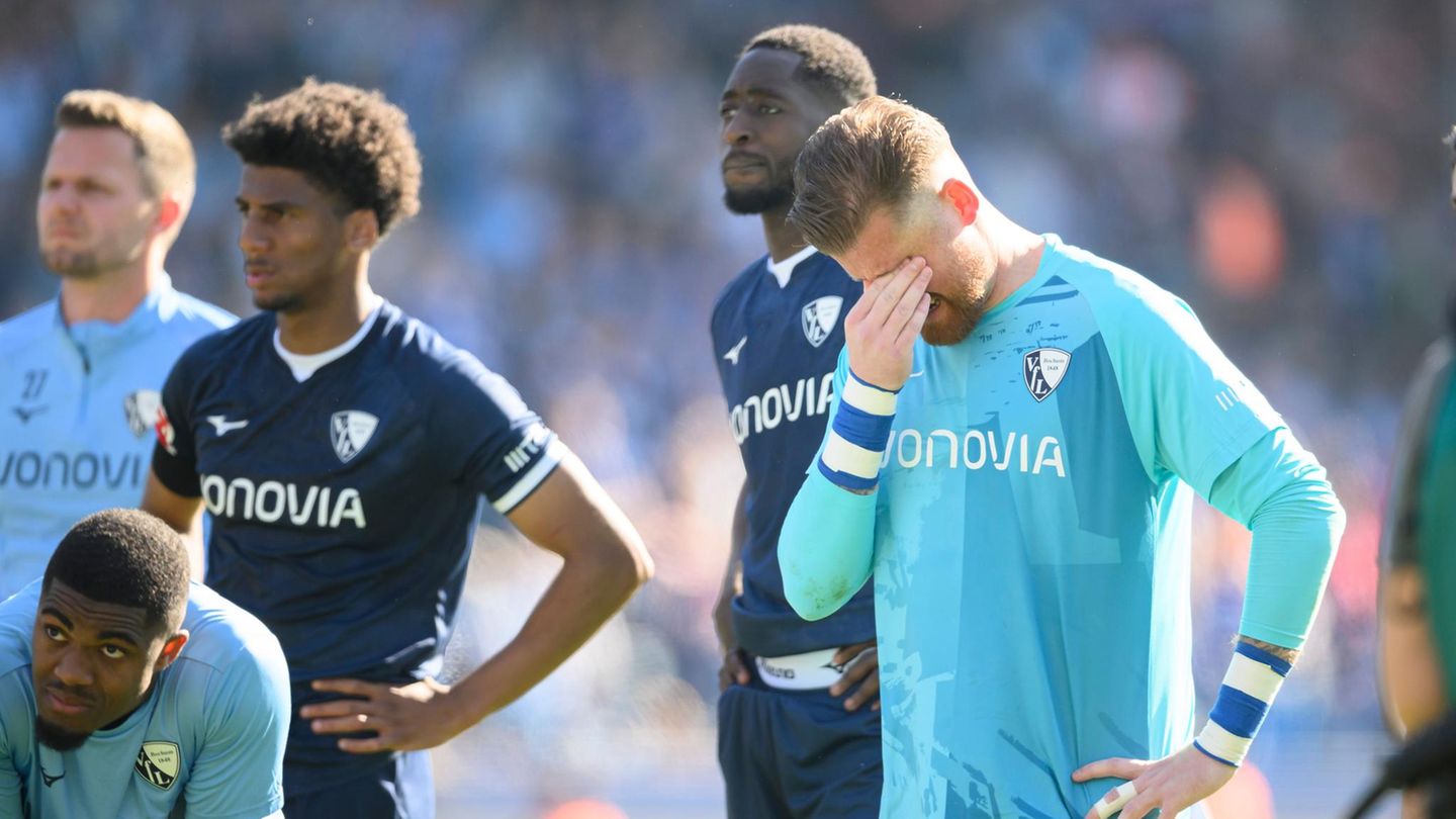 These 7: "Den Abstiegskampf machen die 'Kleinen' unter sich aus" – RICHTIG! Heidenheim muss in die Relegation, Holstein Kiel und der VfL Bochum steigen direkt ab. Es hat sich also kein "großer" Klub in den Tabellenkeller der Bundesliga verirrt. Die Absteiger standen bereits vor dem letzten Spieltag fest. Nach drei Spielzeiten in der Bundesliga müssen die Bochumer zurück in die zweite Liga. Die Kieler hatten selbst nicht mit einem langfristigen Verbleib in der ersten Liga gerechnet und gehen als Aufsteiger direkt wieder runter