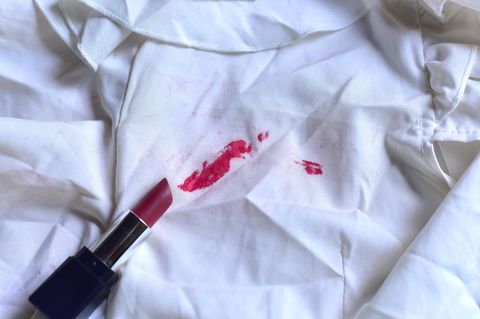 Make-up-Flecken entfernen