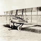 Irrtümer der Wissenschaft: Flugzeug, Doppeldecker auf altem Foto