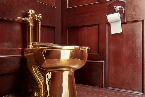 Das goldene Klo des Künstlers Maurizio Cattelan