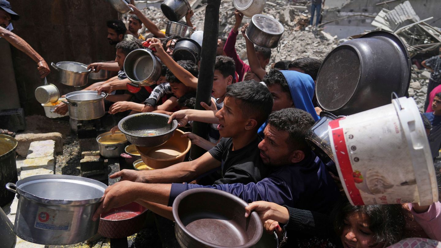 Lage im Überblick: Erste Hilfsgüter erreichen Gaza - Kämpfe gehen weiter