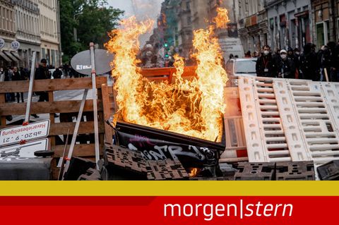 Bei Demonstrationen können auch in Deutschland Barrikaden brennen – so wie hier in Leipzig (Archivbild)